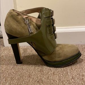 Matiko suede and pleather 7.5 heels